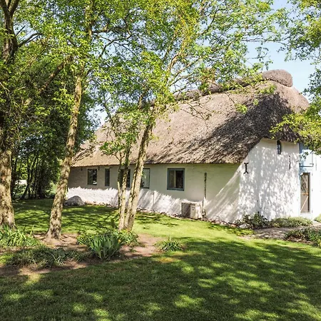 Сasa de vacaciones 2 Bedroom Stunning In