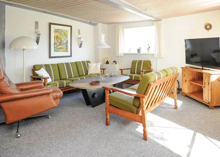 2 Bedroom Stunning In *