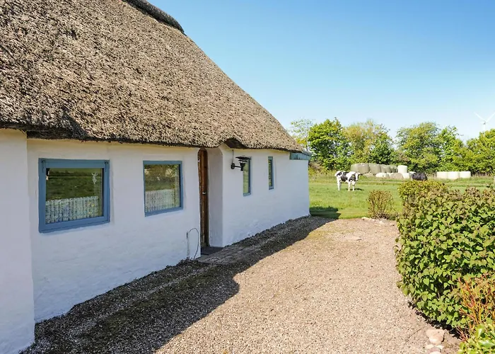 2 Bedroom Stunning In 度假居 Bredebro